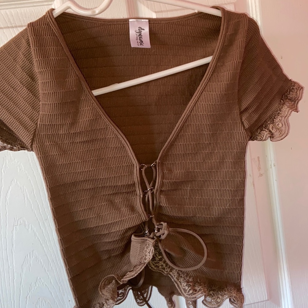 Cute brown top